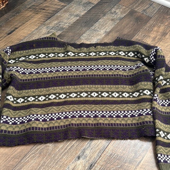 ROMWE l Women's Patterned Sweater Crop Off the Shoulder - Picture 2 of 6